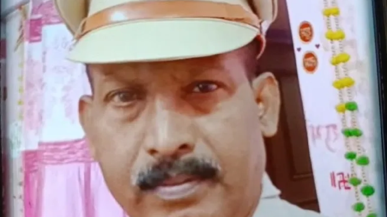 ASI ने स्टाफ बैरक में फांसी लगाई, मौत