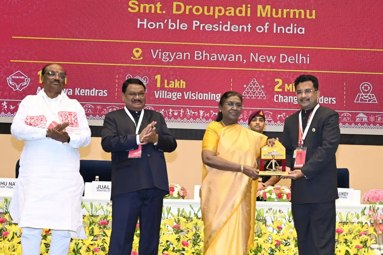 जनजातीय सशक्तिकरण के क्षेत्र में पांच जिलों को मिली राष्ट्रीय पहचान
