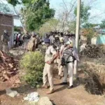 CG:नकटी गांव के 48 अवैध मकानों पर चला बुलडोजर,पूरे इलाके को पुलिस छावनी में तब्दील